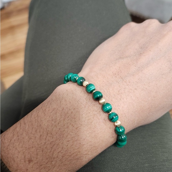 Malachite & 14k Yellow Gold Corrugated Bracelet - Picture 3 of 5